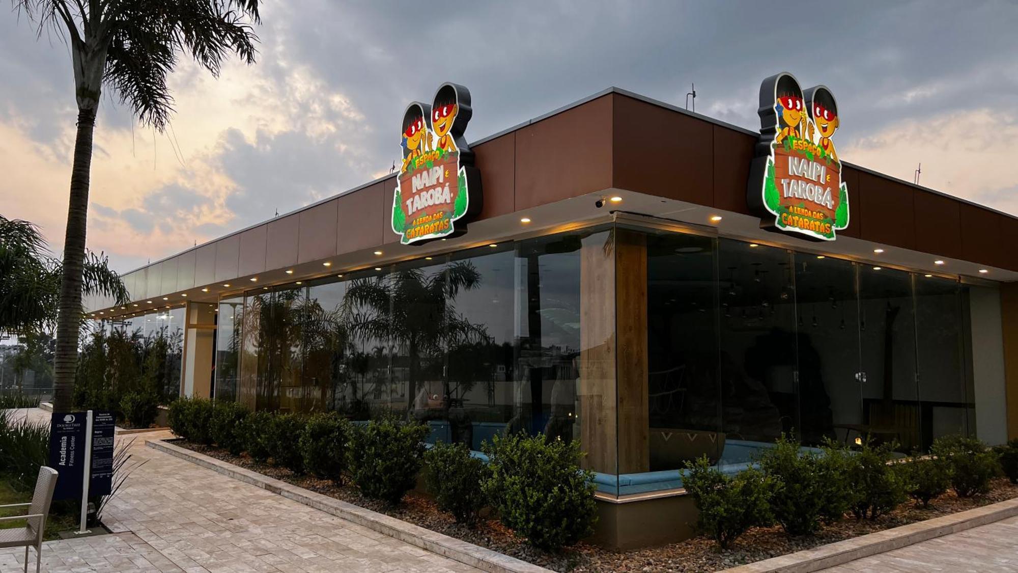 Doubletree By Hilton - Resort - 포스두이구아수 외부 사진 Burger King in the city of São José dos Campos, Brazil